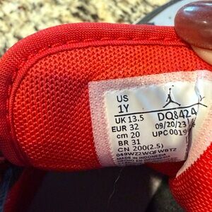 Little Kids Nike Air Jordan 1 Mid Bred Shadow. Excellent condition.